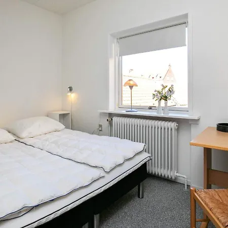 4 Person In Apartman
